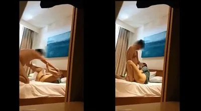 Lén lút với sếp