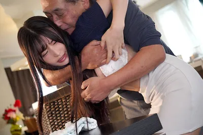 Bố ông chồng biến thái hấp diêm người yêu của con trai rồi còn bắn cả vào trong