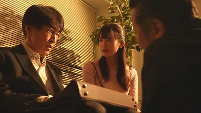 Chồng vay nợ anh em xã đoàn, bà xã phải bán thân để trả nợ