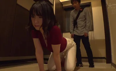 Em hotgirl cạnh nhà thiếu thốn và cậu học sinh trúng độc đắc cạnh bên