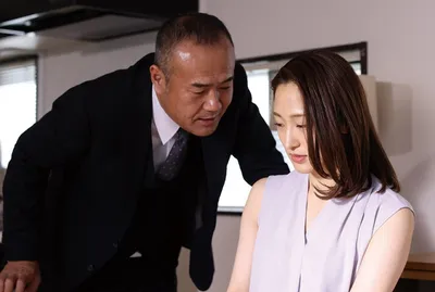 Gã chồng dính bẫy của quản lý mất người vợ lúc nào không hề hay biết