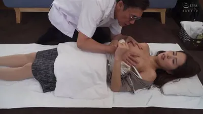 Chồng yêu thuê người mát-xa trị liệu giúp cô vợ dễ mang thai và cái kết