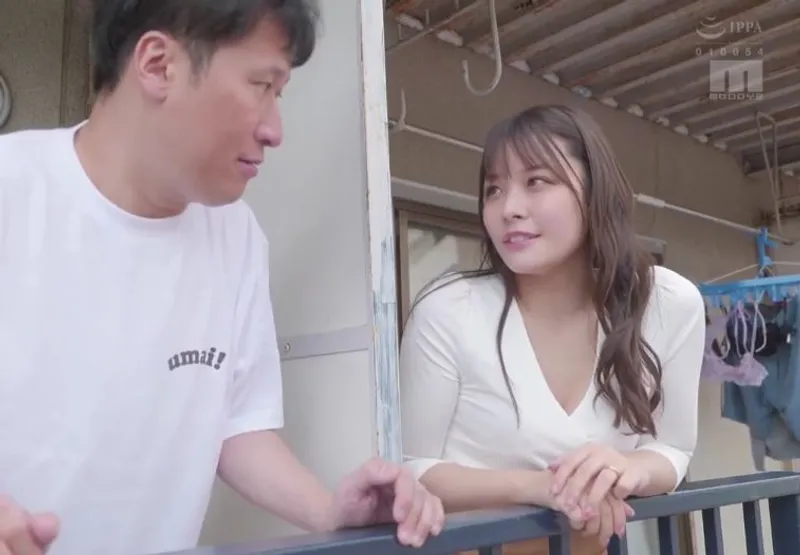 Anh trai trúng độc đắc và em hotgirl cạnh nhà bị ông xã bỏ bê đang gửi tín hiệu cầu “chịch”